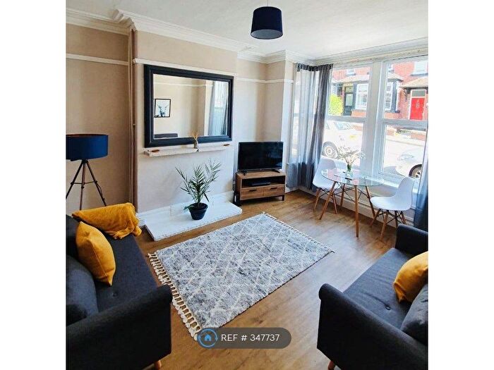 6 Bedroom Terraced House To Rent In Winston Gardens, Leeds, LS6