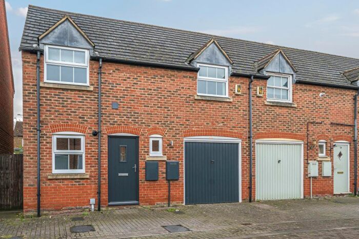 3 Bedroom Terraced House To Rent In Fairford Leys, Aylesbury, HP19