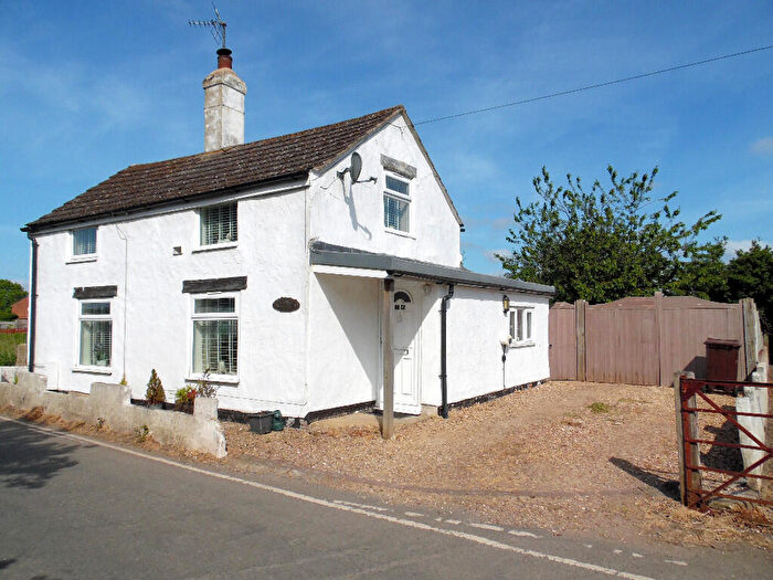 2 Bedroom Detached House For Sale In Daniels Gate, Long Sutton, PE12