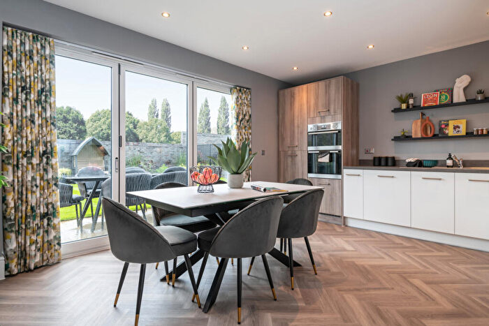 3 Bedroom Detached House For Sale In Shaftesbury Road, Gillingham, SP8