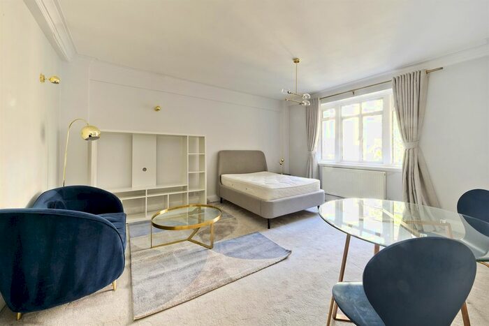 Studio To Rent In Vicarage Gate, London, W8