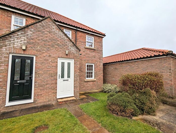 3 Bedroom Semi-Detached House To Rent In Howard Court, Richmond, DL10