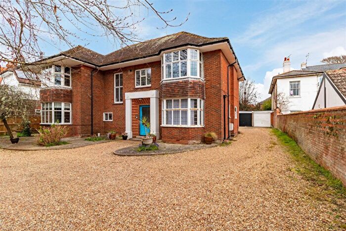 2 Bedroom Flat For Sale In Heene Road, Heene, Worthing, BN11