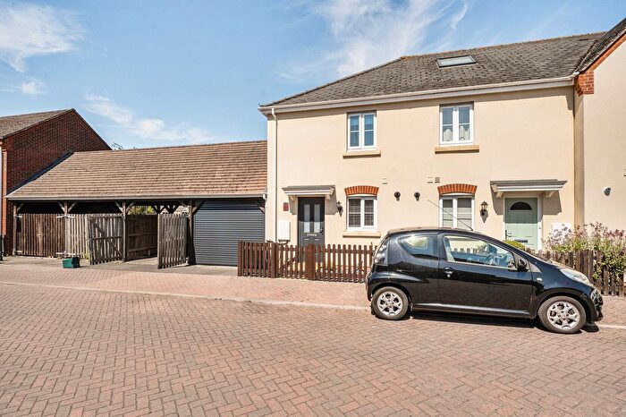 2 Bedroom End Terrace House For Sale In Grenadier Gardens, Thatcham, Berkshire, RG19