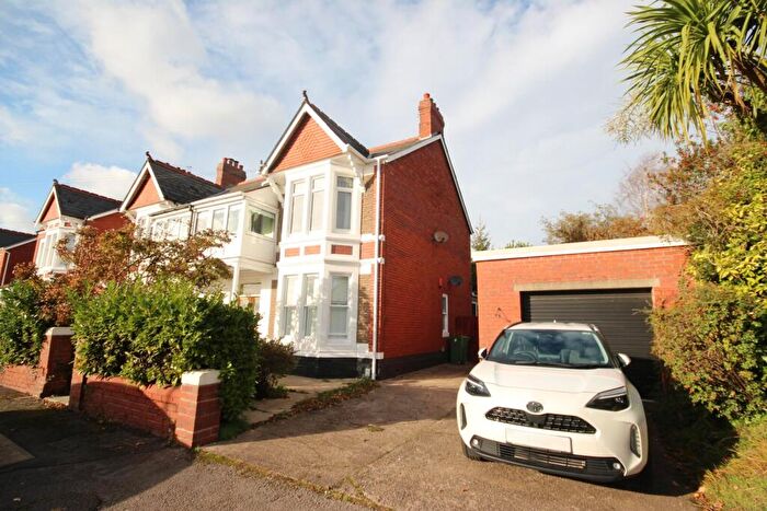 2 Bedroom Maisonette For Sale In Highfield Road, Lakeside, Cardiff, CF14
