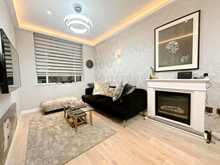 2 Bedroom Flat To Rent In County Hall, Chicheley Street, London, SE1