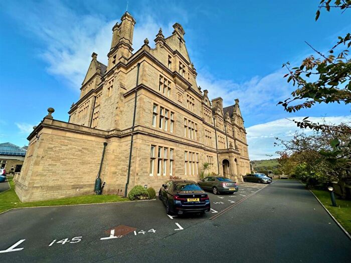 1 Bedroom Flat For Sale In Edgecumbe House, Savile Park, Halifax, HX1