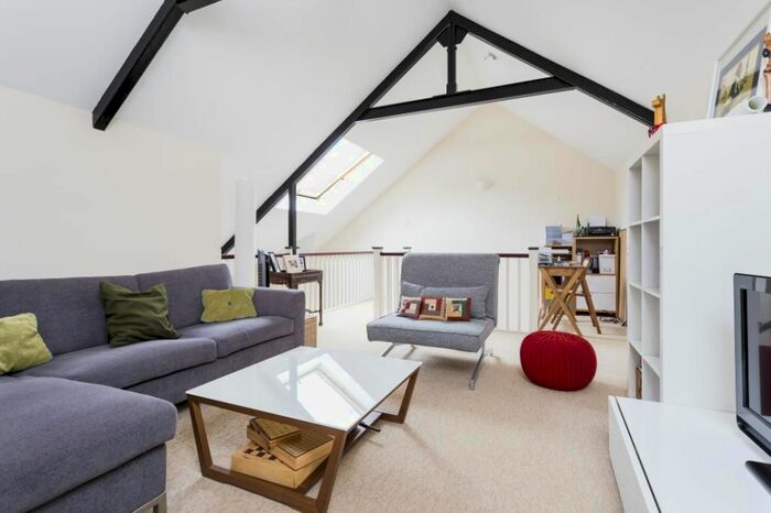 2 Bedroom Flat To Rent In Park House, Northfield, Putney, London, SW18