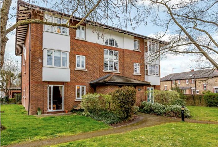 1 Bedroom Flat To Rent In Kingsworthy Close, Kingston Upon Thames, KT1