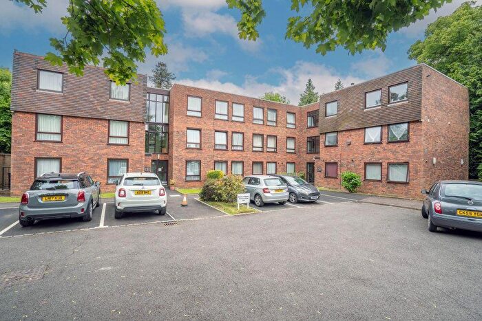 2 Bedroom Apartment To Rent In Woodlea Grove, Northwood, HA6