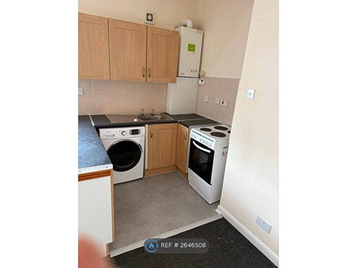 1 Bedroom Flat To Rent In Wellington Street, Grimsby, DN32