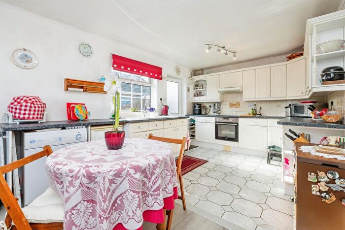2 Bedroom Detached Bungalow For Sale In Station Road, Swinderby, Lincoln, LN6