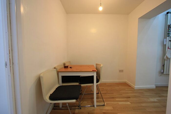 2 Bedroom End Of Terrace House To Rent In Boxley Road, Morden, SM4