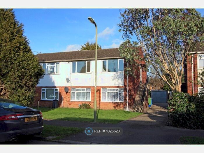 2 Bedroom Flat To Rent In Beta Road, Farnborough GU14