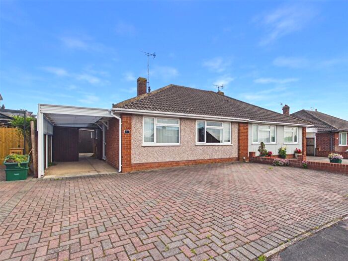 2 Bedroom Bungalow For Sale In Chatsworth Avenue, Tuffley, Gloucester, Gloucestershire, GL4
