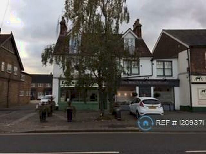 1 Bedroom Flat To Rent In The Parade, Bourne End, SL8