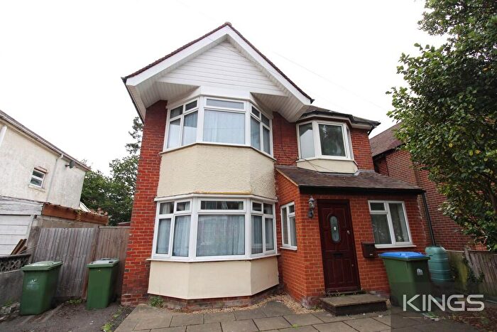 6 Bedroom Detached House To Rent In Westridge Road, Southampton, SO17