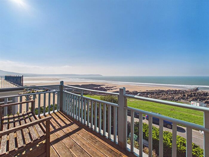 3 Bedroom Flat For Sale In Barricane, Woolacombe, EX34