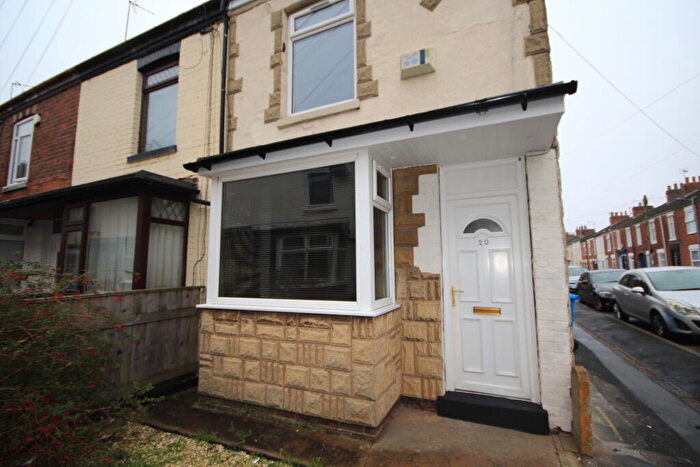 2 Bedroom End Of Terrace House To Rent In Irene Avenue, Durham St, Hull, HU8