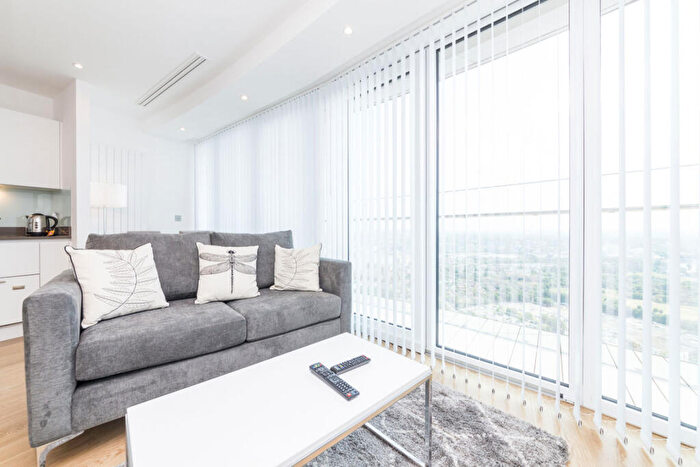 Flat To Rent In Arena Tower, London, E14