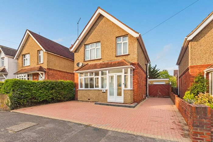 3 Bedroom Detached House For Sale In Alwyn Road, Maidenhead, Berkshire, SL6