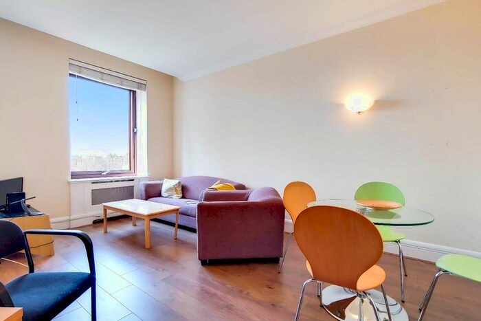 2 Bedroom Flat To Rent In Whitehouse Apartments, Belvedere Road, London, SE1