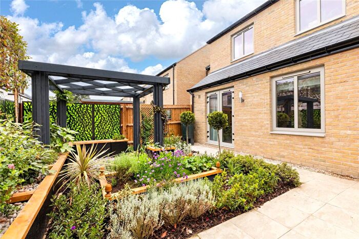 4 Bedroom Detached House For Sale In Huntingdon Road, Cambridge, CB3