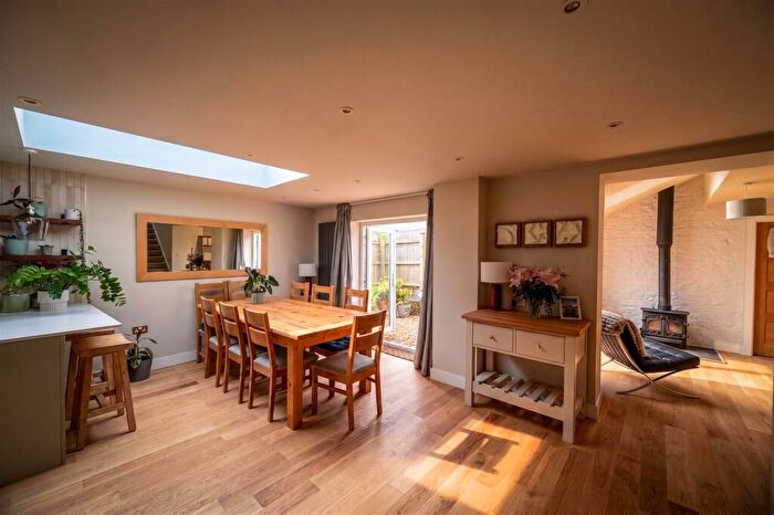 4 Bedroom Cottage For Sale In Littleham, Bideford, EX39
