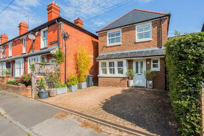 2 Bedroom Detached House To Rent In Klondyke Marlow, SL7