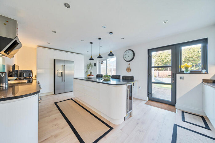 4 Bedroom Detached House For Sale In Hamelin Road, Gillingham, ME7