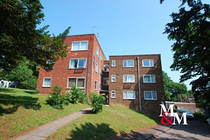 2 Bedroom Flat To Rent In The Elms, Stoke Road, LU7