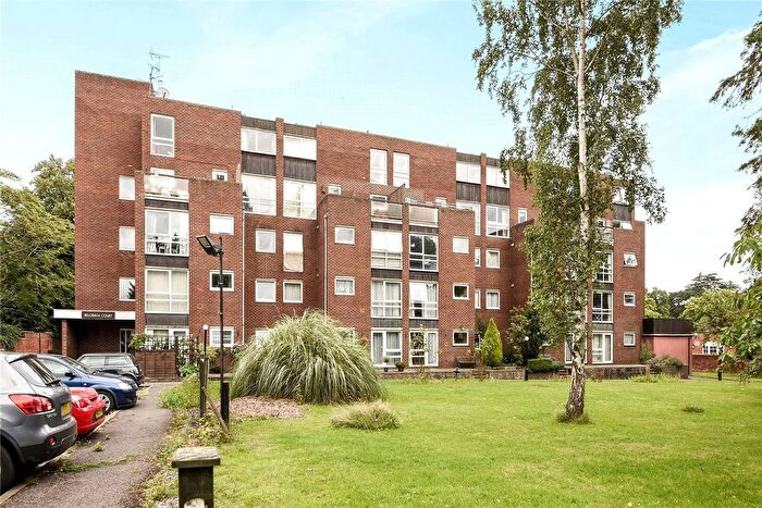 2 Bedroom Flat To Rent In Belgravia Court, Bath Road, Reading, Berkshire, RG30