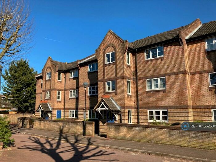 2 Bedroom Flat To Rent In Kiver Road, London, N19