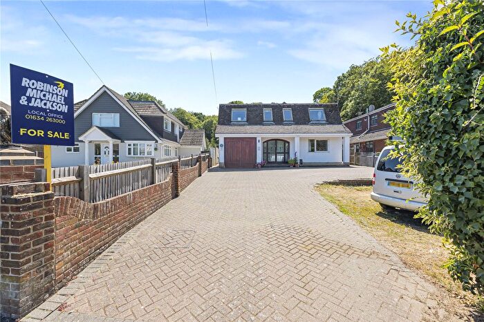 6 Bedroom Detached House For Sale In Fairview Avenue, Gillingham, Kent, ME8