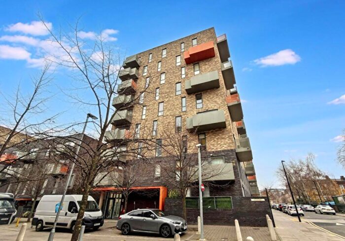 1 Bedroom Flat For Sale In Flat Sculpture House, Killick Way, Mile End, London, E1
