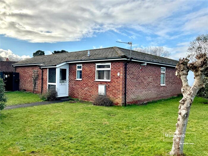 2 Bedroom Bungalow For Sale In Bluebell Close, Highcliffe, Dorset, BH23