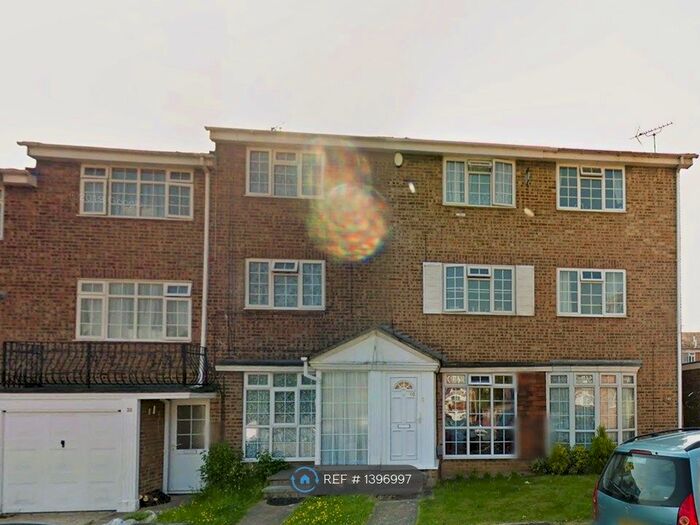3 Bedroom Terraced House To Rent In Wheatcroft Grove, Rainham Kent - Gillingham, ME8