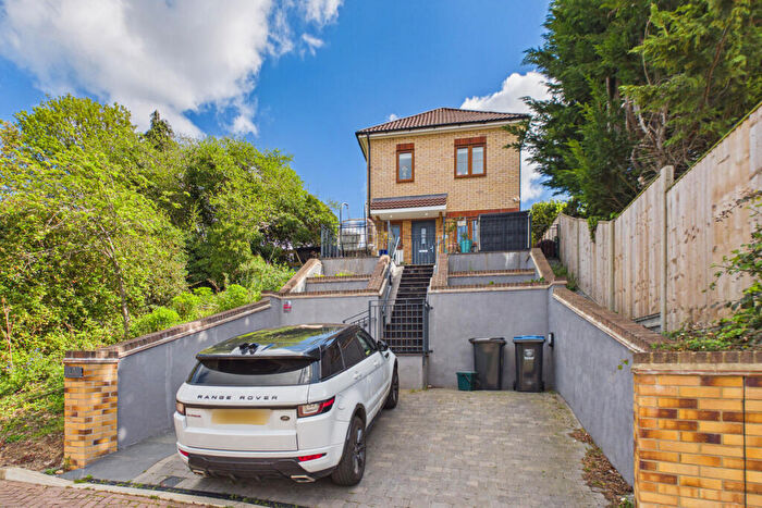 3 Bedroom Detached House To Rent In Mayo Gardens, Boxmoor, HP1