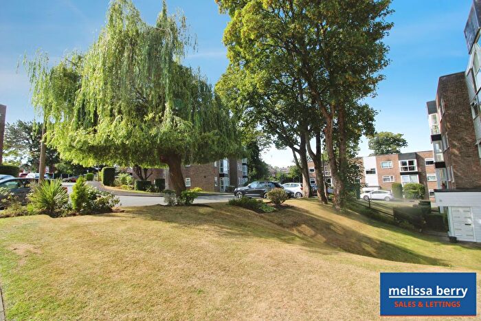 2 Bedroom Flat For Sale In Lowther Road, Manchester, M25
