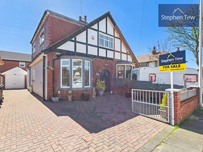 3 Bedroom Semi-Detached Bungalow For Sale In Roseway, Blackpool, FY4