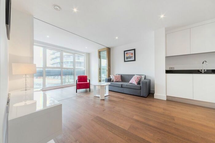 2 Bedroom Flat To Rent In Gateway Tower, Western Gateway, Royal Victoria, London, E16