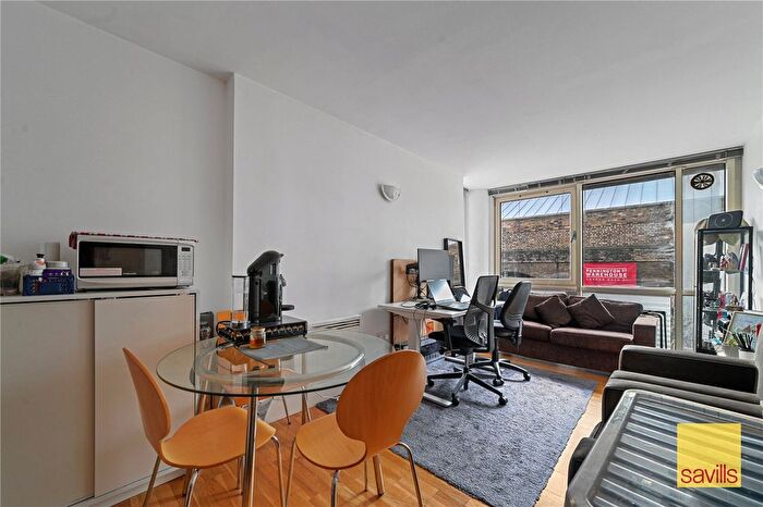 1 Bedroom Flat For Sale In Artichoke Hill, London, E1W