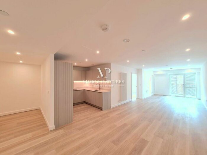 3 Bedroom Apartment To Rent In Galleria House, B Western Gateway, London, E16
