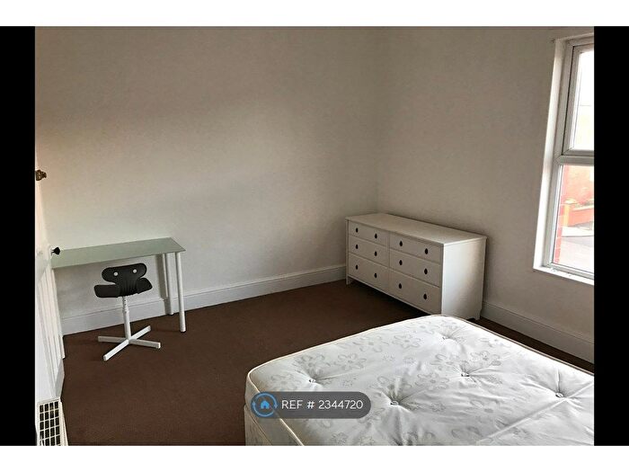 3 Bedroom Terraced House To Rent In Gerald Road, Salford, M6