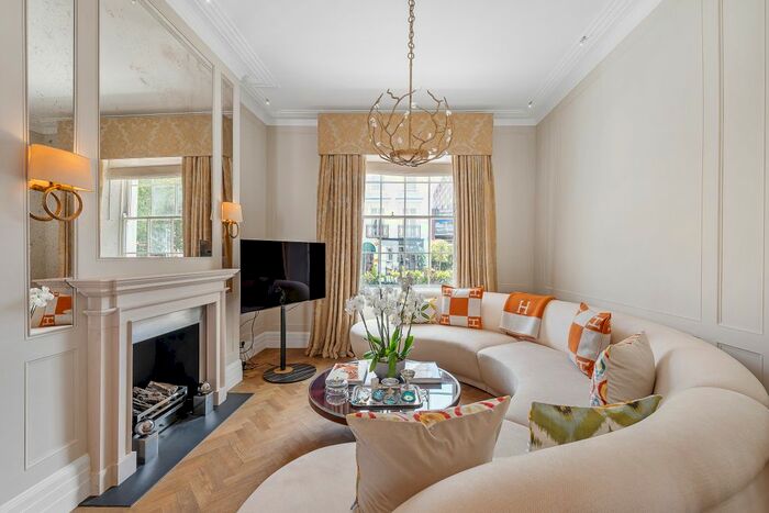 3 Bedroom Flat To Rent In Ebury Street, London, SW1W