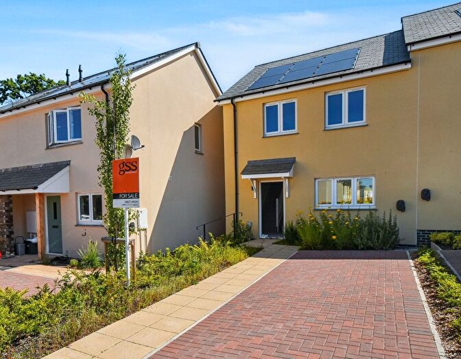 3 Bedroom Semi-Detached House For Sale In North Tawton, EX20