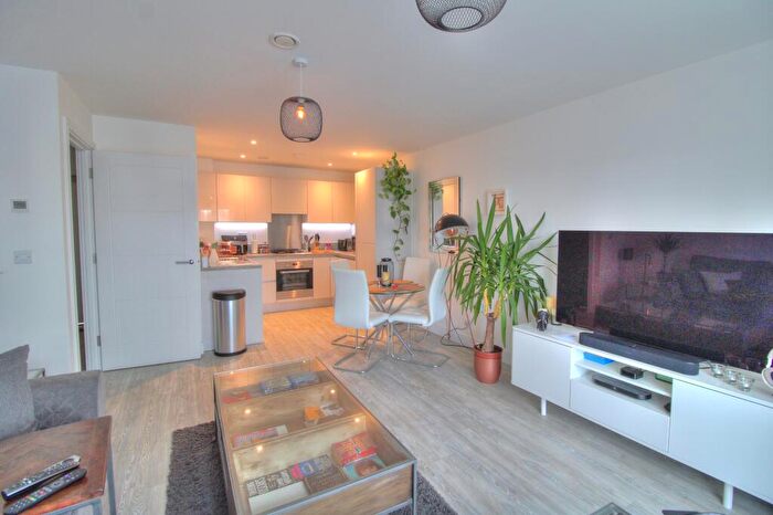 1 Bedroom Flat For Sale In Sopwith Drive, Farnborough, GU14