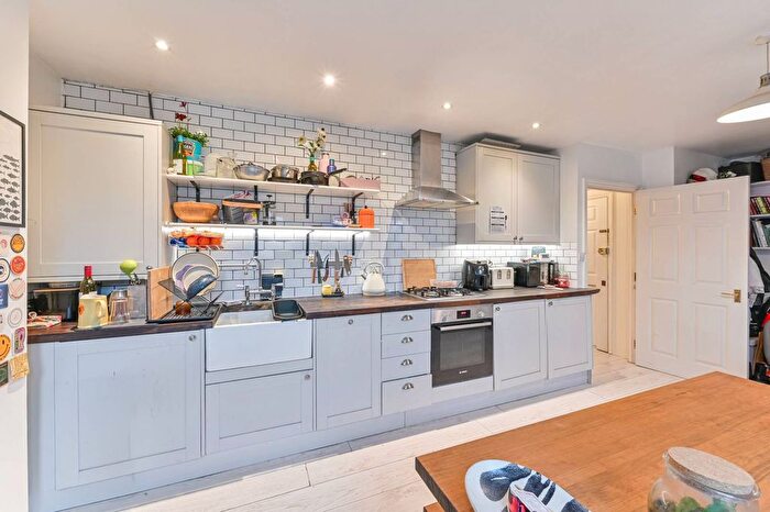 1 Bedroom Flat For Sale In Kelly Avenue, Peckham, London, SE15