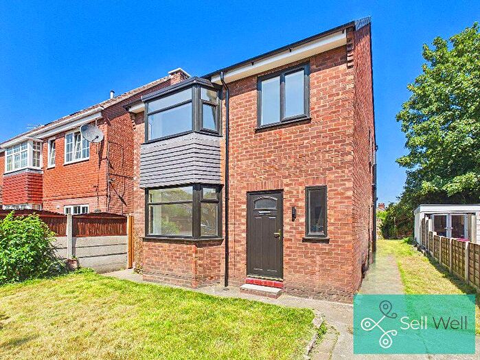 3 Bedroom Detached House For Sale In Clarendon Crescent, Eccles, Manchester, M30