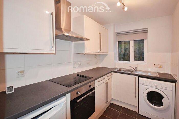 1 Bedroom Apartment To Rent In Missenden Gardens, Burnham, SL1